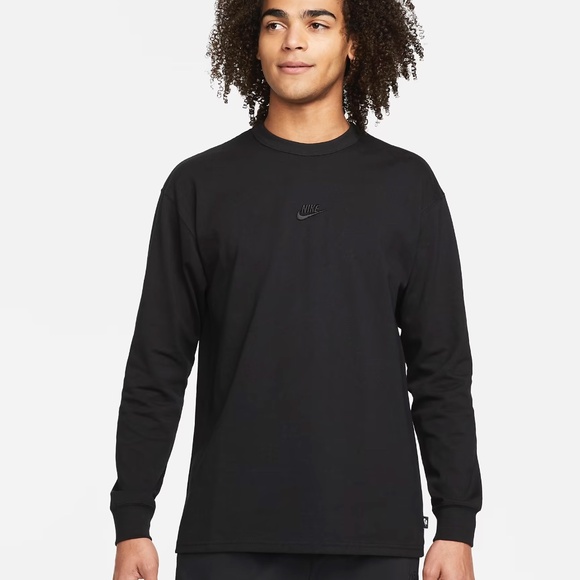 Nike Sportswear Premium Essentials Long Sleeve T-Shirt EUC - Picture 1 of 3